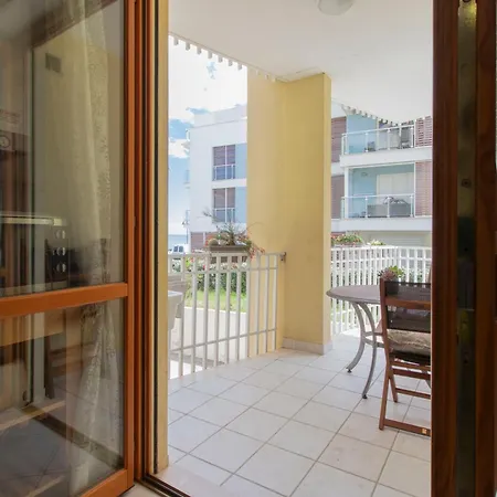 Lägenhet La Casetta Di Lalla